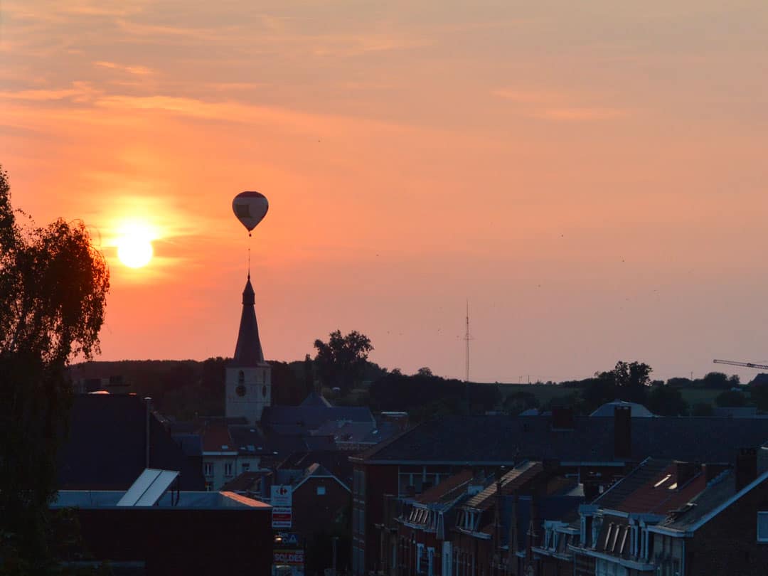 ccfg-ballon_chap Montgolfière au-dessus de la chapelle de Jodoigne - Confrérie Capella Fori Geldoniensis
